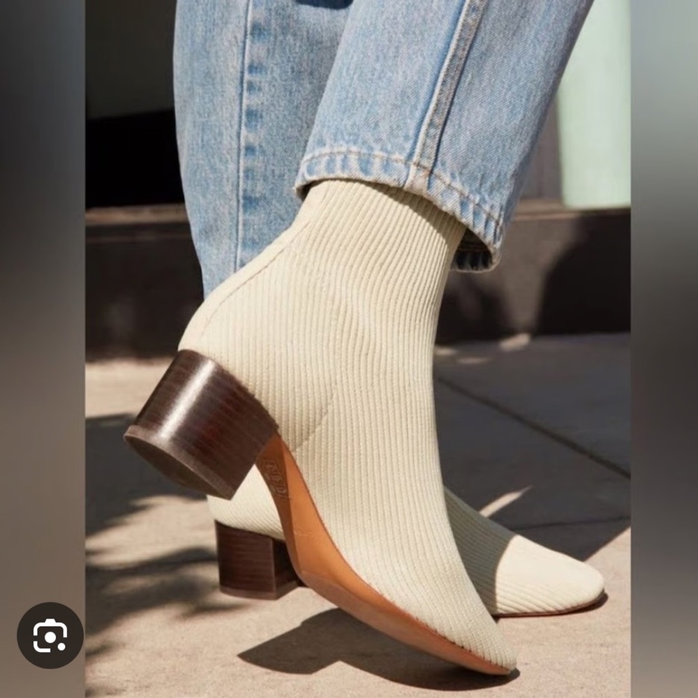 Everlane Classic Ribbed Cream Ankle Boots